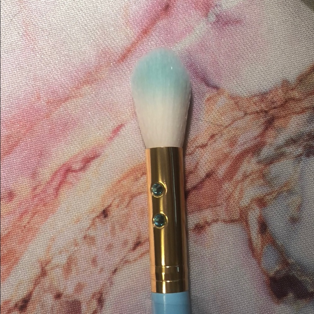 Tapered highlight brush